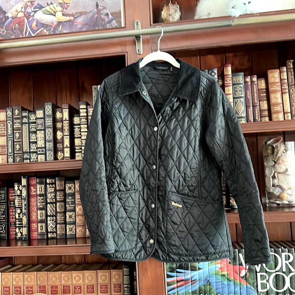 Quilted barber jacket, size 8